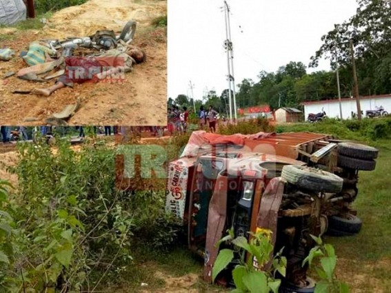 One died in Bike-Truck collision One died in Bike-Truck collision